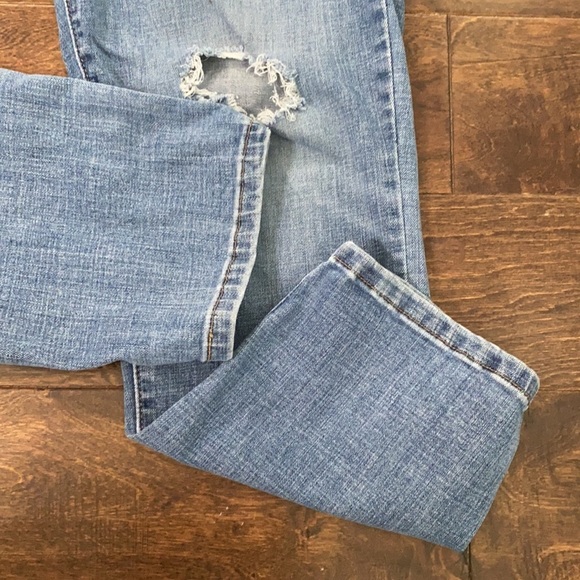 Levi’s Distressed Boyfriend Jeans 32x27 EUC - Picture 4 of 8